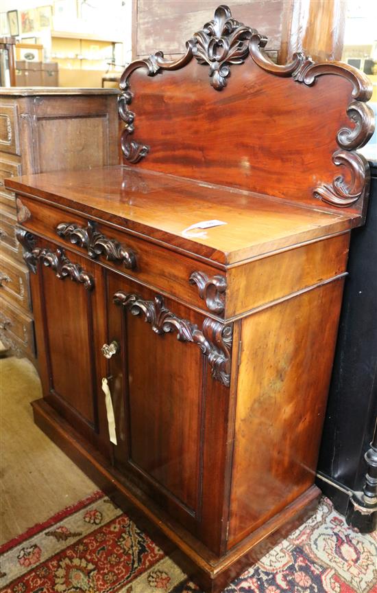 Victorian mahogany chiffonier